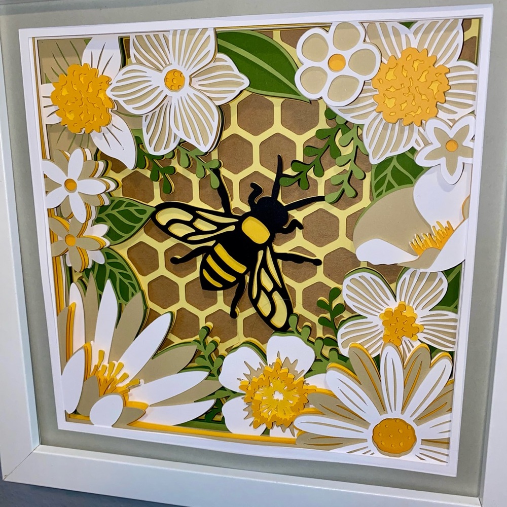 3D Bee Shadowbox - Picture 8 of 10